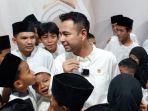 MOTOR-RAFFI-AHMAD-Raffi-Ahmad-bercengkrama-dengan-anak-anak-di-panti-asuhan-di-Rumah-Yatim.jpg