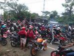 Massa-PSHT-membubarkan-diri-usai-memberi-dukungan-pada-sidang-praperadilan-di-PN-Tulungagung.jpg