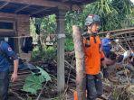 Masyarakat-kerja-bakti-pasca-banjir-bandang-Dusun-Peh-Desa-Gunungsari-Bondowoso.jpg