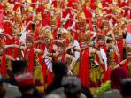 Menghadirkan-1400-penari-dengan-tema-Selendang-Sang-Gandrung-penampilan-ribuan-penari.jpg