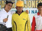 Menteri-Pertanian-Andi-Amran-Sulaiman-kemeja-putih-saat-beramah-tamah-dengan-para-petani.jpg