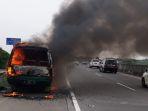 Mitsubishi-L300-terbakar-saat-melintas-di-Tol-Surabaya-Mojokert.jpg
