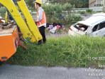 Mobil-Avanza-terguling-di-ruas-Tol-Jombang-Mojokerto.jpg