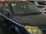 Mobil-yang-12-tahun-terbengkalai-di-sebuah-parkiran-mal.jpg