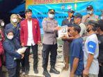 Momen-Polres-Kediri-Kota-bagikan-paket-bantuan-pada-masyarakat-kurang-mampu.jpg