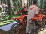 Motor-trail-Honda-CRF150L-sedang-dicek-kondisinya-oleh-mekanik.jpg