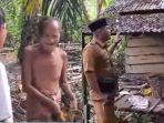 Nek-Pan-kakek-yang-sudah-40-tahun-tinggal-sendirian-di-gubuk-reyot-dalam-kebun.jpg