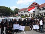 Ojol-geruduk-Balai-Kota-malang.jpg