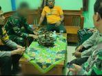 Oknum-TNI-AL-gadungan-wajah-diblur-saat-diamankan-warga-Bojonegoro.jpg