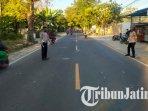 Olah-TKP-kecelakaan-di-madura-pemotor-menabrak-pejalan-kaki.jpg
