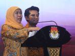 PASANGAN-TERPILIH-Dengan-menggunakan-busana-batik-berwarna-cokelat-Khofifah.jpg
