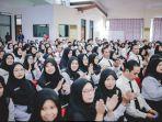 PPPK-Pemkab-Jember-saat-baru-mendapatkan-SK-Pengangkatan-dari-Bupati-2023.jpg