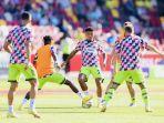 Para-pemain-Manchester-United-melakukan-pemanasan-jelang-menghadapi-Brentford.jpg