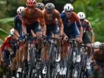 Para-pembalap-beradu-cepat-pada-etape-tiga-Tour-de-Banyuwangi-Ijen-2025.jpg