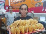 Pastel-Watik-asli-Jatiroto-Lumajang-kebanjiran-pesanan-saat-libur-Nataru.jpg