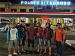 Pelaku-pembobol-konter-HP-saat-ditangkap.jpg