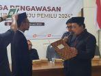 Pelantikan-antar-waktu-PAW-Anggota-panwascam-Sampung.jpg