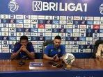 Pelatih-Arema-FC-Javier-Roca-dan-Dedik-Setiawan-jelang-Persik-Kediri-vs-Arema-FC.jpg