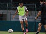 Pemain-Madura-United-menjalani-official-training-jelang-laga-Madura-United-vs-PSS-Sleman.jpg