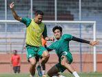 Persebaya Matangkan Persiapan Jelang Derbi Suramadu, Uston: Mereka Tak Pernah Kalah di Kandang