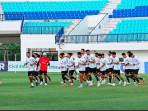 Pemain-Persela-menjalani-official-training-jelang-menjamu-Persipura.jpg