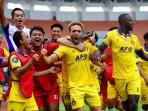 Pemain-Persik-Kediri-merayakan-kemenangan-lawan-Dewa-United-di-laga-Dewa-United-vs-Persik-Kediri.jpg
