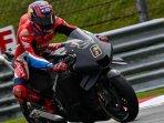 Pembalap-penguji-Honda-Stefan-Bradl-menjajal-Honda-RC213V.jpg