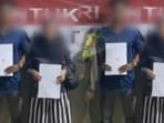 Pemilik-akun-konten-makan-bareng-di-mobil-bak-terbuka-yang-sementara-melaju.jpg