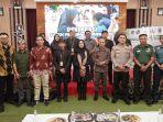 Pemkab-Banyuwangi-Forkopimda-dan-pihak-pihak-terkait-menggelar-Deklarasi-SPMB.jpg