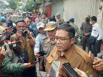 Pemkab-Jombang-saat-Melakukan-Penyegelan-Ruko-di-Kawasan-Ruko-Simpang-Tiga-Jombang.jpg