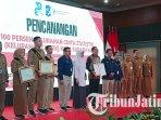 Pemkot-Surabaya-dan-BPS-berkolaborasi-dalam-program-Pencanangan-100-persen-Keluruhan-Cinta-Statistik.jpg
