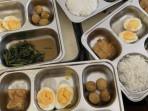 Penampakan-menu-MBG-di-SMA-Negeri-1-Batu-lauk-mentah-dan-tak-layak.jpg