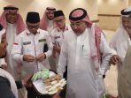 Pengecekan-menu-menu-makanan-yang-bakal-disajikan-kepada-jemaah-haji-Indonesia.jpg