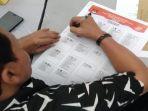 Pengurus-Parpol-tengah-melakukan-pencermatan-foto-dan-ejaan-nama-Caleg.jpg