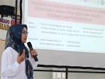 Penyuluhan-yang-diberikan-oleh-tim-dosen-dan-mahasiswa.jpg
