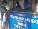 Perempuan-asal-Banyuwangi-memiliki-usaha-warung-makan-di-ASDP-Ketapang-Gilimanuk-agen-BRILink.jpg