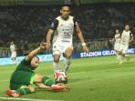 Persebaya-tumbang-1-3-dari-tamunya-Persija-Jakarta-di-Stadion-GBT-Sabtu-18102025.jpg