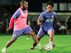 Persik-Kediri-akan-melakoni-laga-pekan-ke-29-Liga-1-20232024-melawan-Persija-persija-vs-persik.jpg
