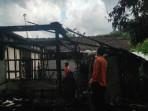 Personel-BPBD-tinjau-rumah-rusak-di-Kelurahan-Wirolegi.jpg