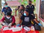 Petugas-melakukan-pemeriksaan-terhadap-tikus-penyebab-leptospirosis-yang-menginfeksi-warga-Pacitan.jpg