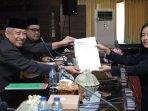 Pj-Bupati-Nganjuk-Sri-Handoko-Taruna-menyampaikan-pendapat-terkait-Raperda-Pengelolaan-Pasar-Rakyat.jpg