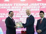 Pj-Gubernur-Jawa-Tengah-Nana-Sudjana-bersama-Ganjar-Pranowo.jpg