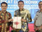 Pj-Wali-Kota-Malang-Wahyu-Hidayat-menyatakan-Pemkot-Malang-segera-meningkatkan-pelayanan-digital.jpg