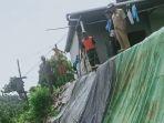 Plengsengan-Pagar-Setinggi-4-Meter-di-Desa-Nglebeng-Kecamatan.jpg