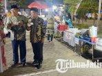 Plt-Kadisperindag-Kabupaten-Pasuruan-Mita-Kristiani-saat-meninjau-stan-stan-umkm.jpg