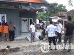 Polisi-menggelar-rekonstruksi-kasus-6-pesilat-rudapaksa-gadis-berumur-14-tahun-di-jember.jpg