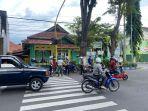 Polisi-saat-menangani-kecelakaan-di-simpang-4-Alun-alun-Ki-Bagus-Asra-Bondowoso.jpg