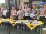 Porles-Trenggalek-Amankan-Seorang-Anak-yang-Membawa-910-butir-pil-LL-atau-Pil-Koplo.jpg