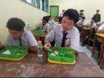 Program-Makan-Bergizi-Gratis-di-SMP-N-1-Kayen-Kidul-Senin-1312025.jpg