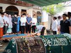 Prosesi-pemakaman-ibu-mertua-Moeldoko-di-Pasuruan.jpg